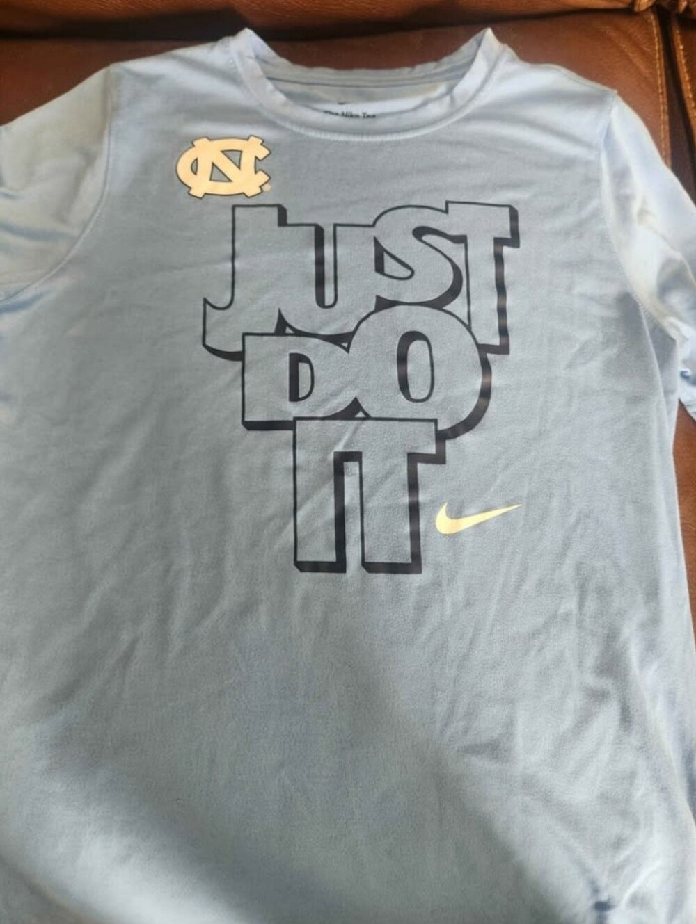 UNC Athletic Shirts L